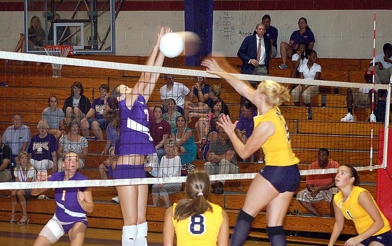 Deanna blocks Murphy
