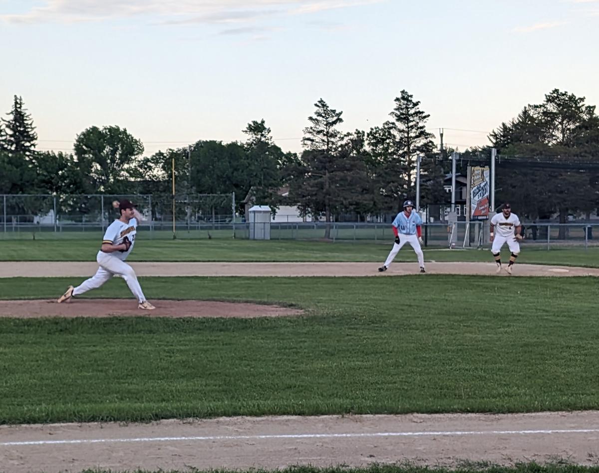 Hens Bow out in Provincial Semi-Final, Begin Border League Playoffs at home on Thursday